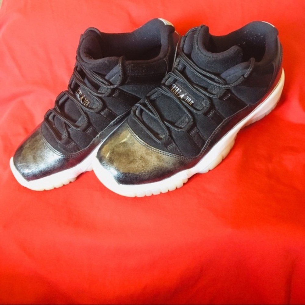 Jordan retro 11s barrons